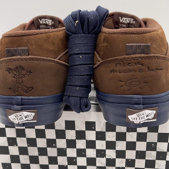 Vans WMNS Skate Half Cab
Nick Michel Brown/Navy
VN0A5KYABF1
Sneakers - Picture 13 of 16